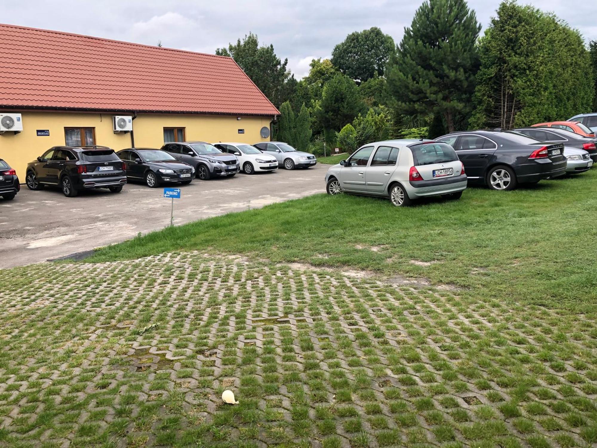 Zajazd Gosciniec Nowosiolki-Kolonia Exterior photo